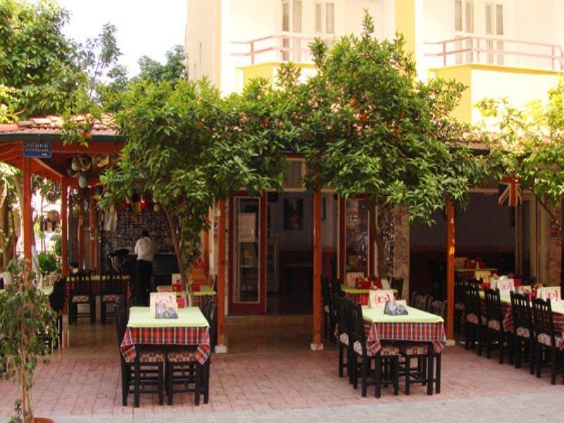 אלאניה Mola Hotel מראה חיצוני תמונה